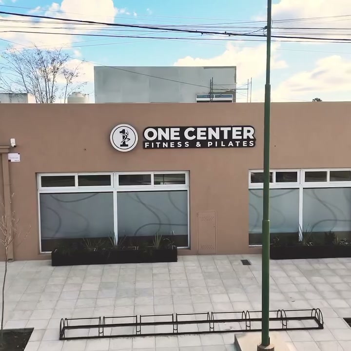 Fachada de ONE CENTER en Av. Balcarce 552
